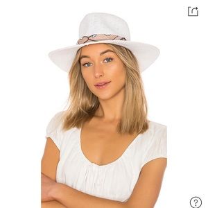 ALE BY ALESSANDRA
Bailey Hat In White & Tan